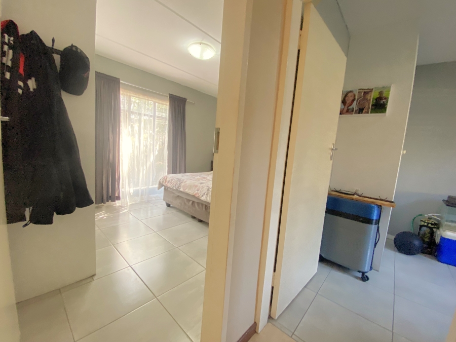 2 Bedroom Property for Sale in Breaunanda Gauteng