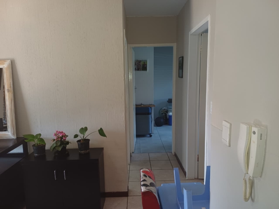 2 Bedroom Property for Sale in Breaunanda Gauteng