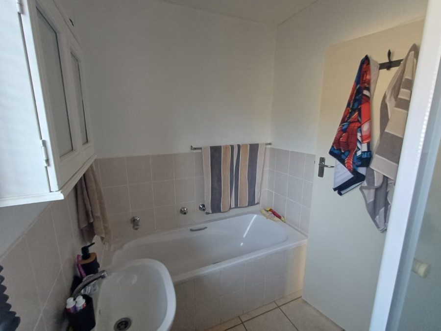 2 Bedroom Property for Sale in Breaunanda Gauteng