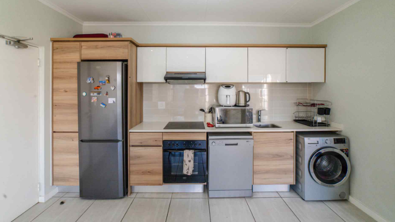 To Let 1 Bedroom Property for Rent in Waterfall Gauteng