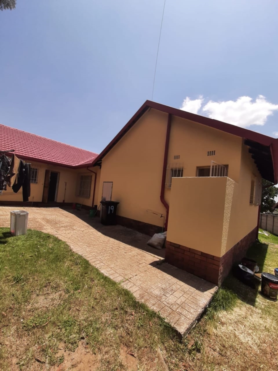 To Let 3 Bedroom Property for Rent in Norkem Park Gauteng