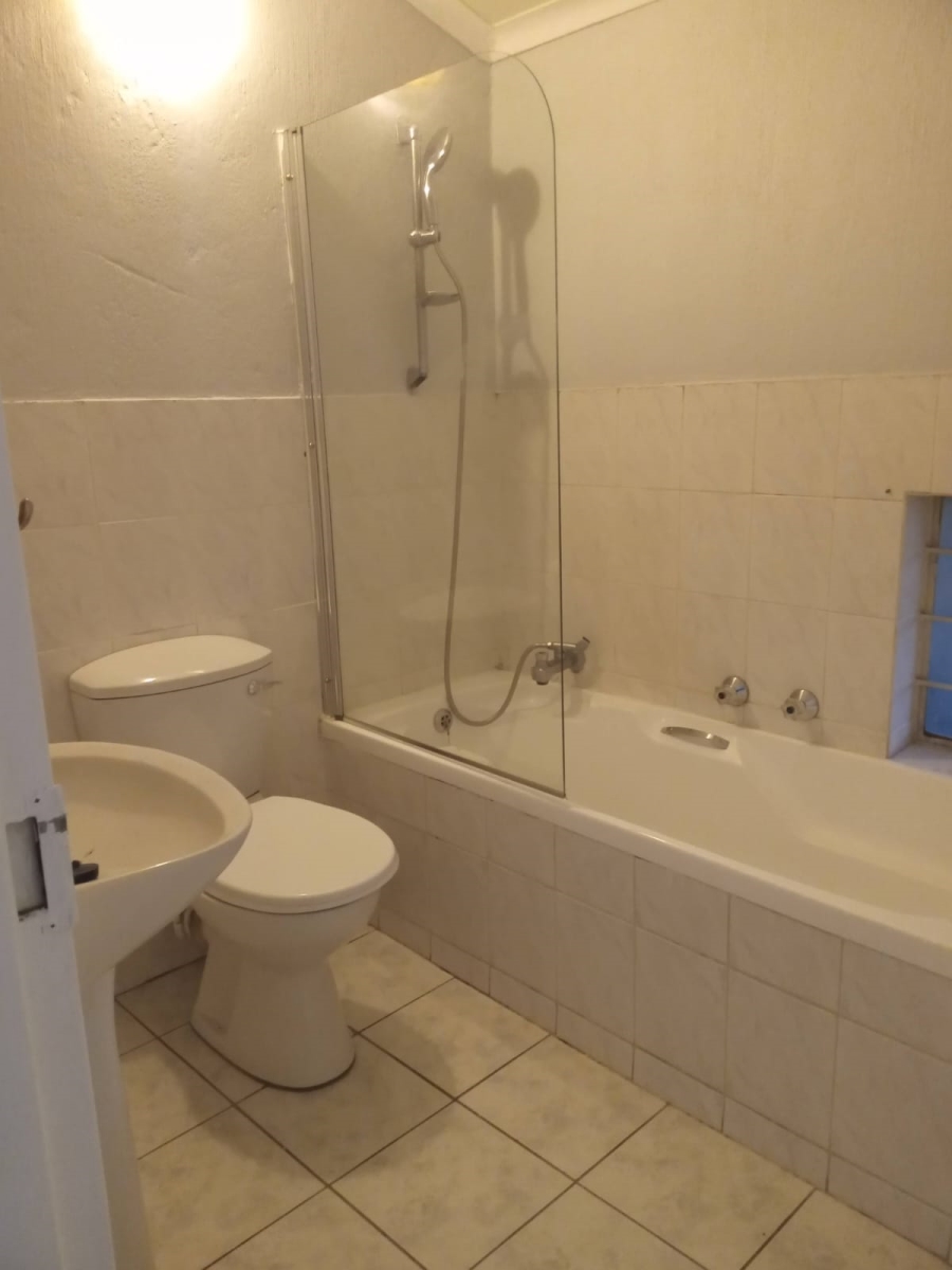 2 Bedroom Property for Sale in Vorna Valley Gauteng
