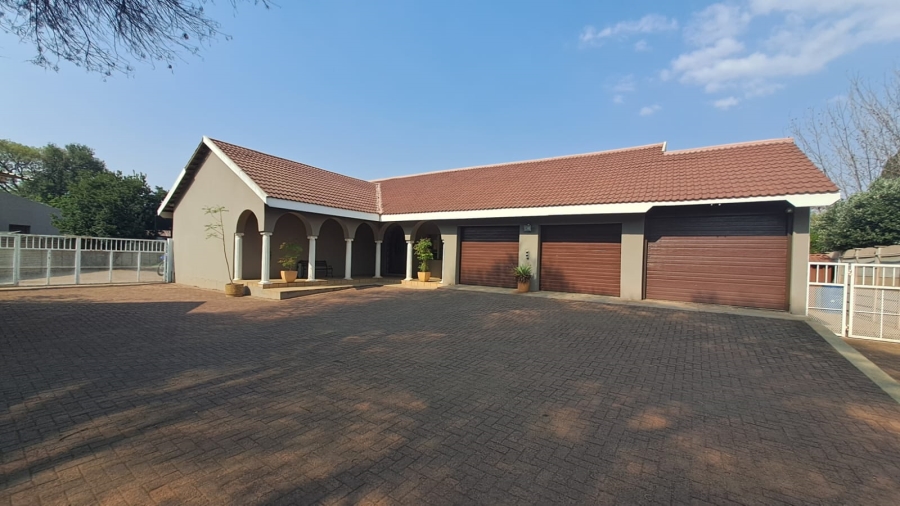4 Bedroom Property for Sale in Three Rivers East Gauteng