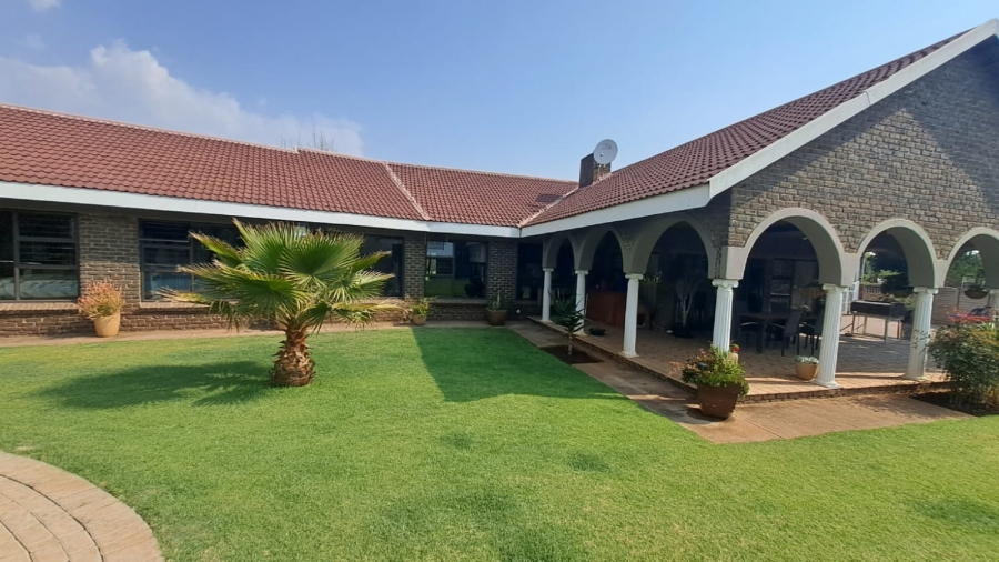 4 Bedroom Property for Sale in Three Rivers East Gauteng