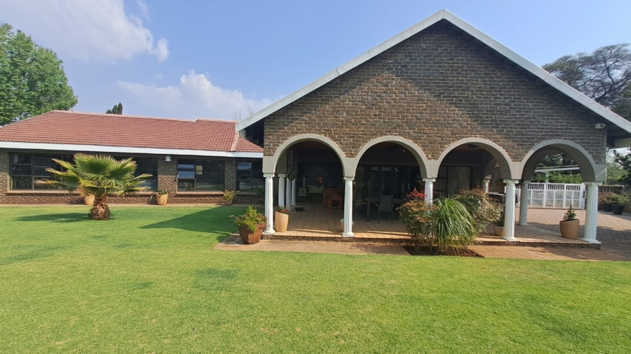 4 Bedroom Property for Sale in Three Rivers East Gauteng