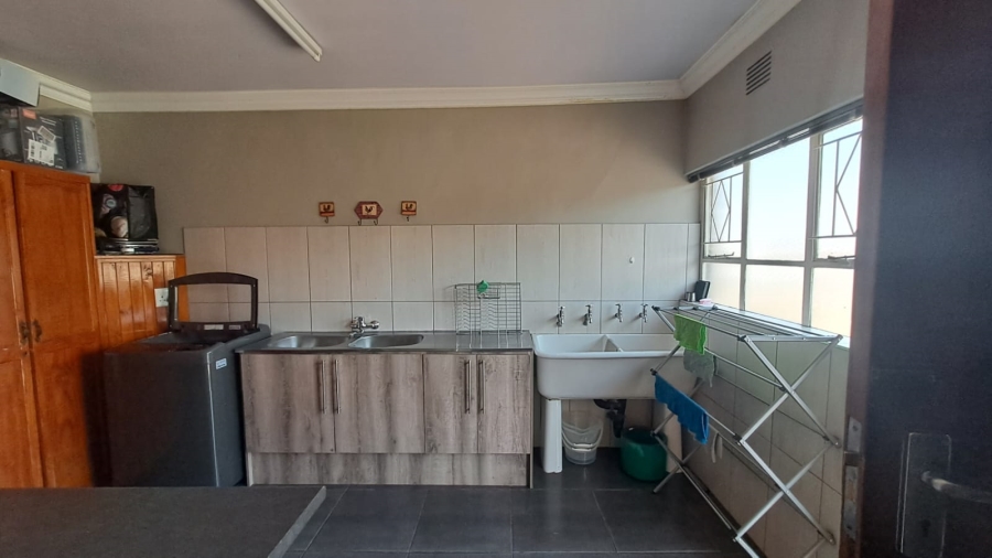 4 Bedroom Property for Sale in Three Rivers East Gauteng