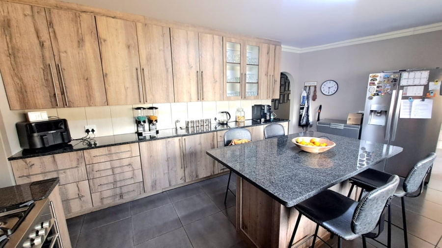 4 Bedroom Property for Sale in Three Rivers East Gauteng