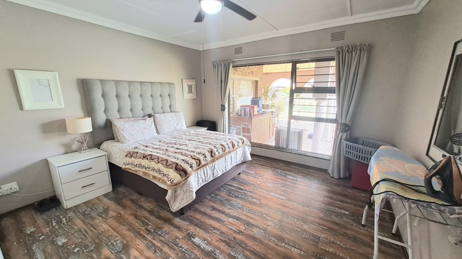 4 Bedroom Property for Sale in Three Rivers East Gauteng