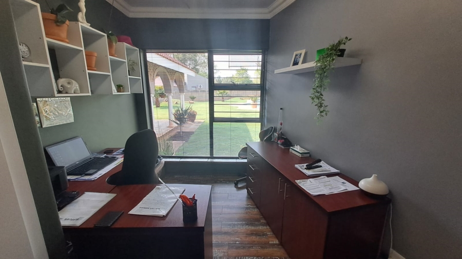 4 Bedroom Property for Sale in Three Rivers East Gauteng