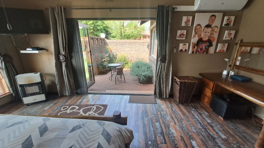 4 Bedroom Property for Sale in Three Rivers East Gauteng