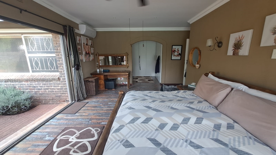 4 Bedroom Property for Sale in Three Rivers East Gauteng