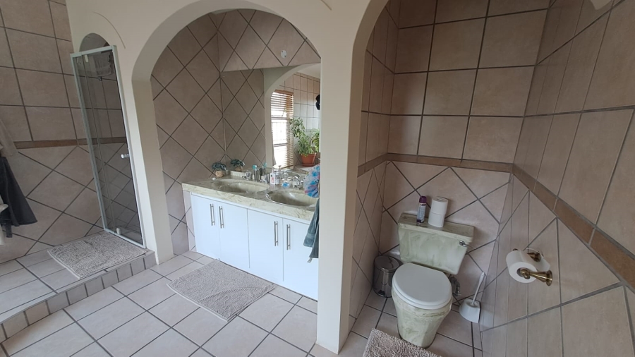 4 Bedroom Property for Sale in Three Rivers East Gauteng