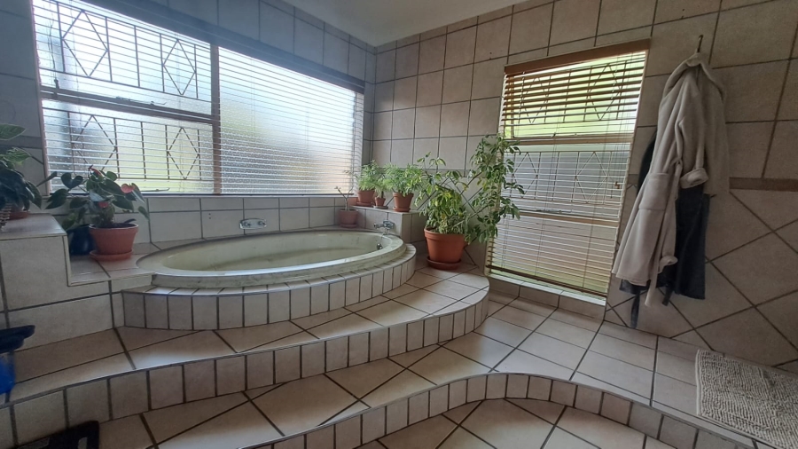 4 Bedroom Property for Sale in Three Rivers East Gauteng
