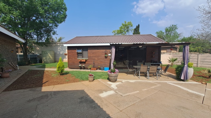4 Bedroom Property for Sale in Three Rivers East Gauteng