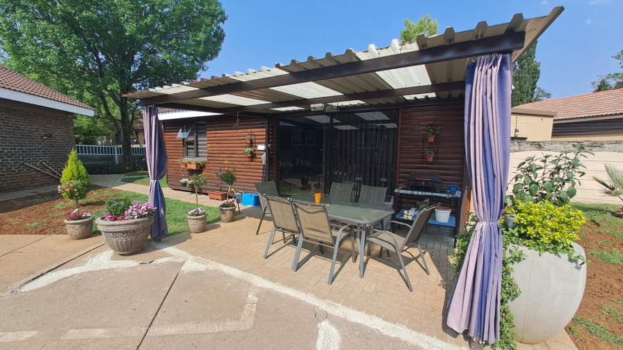 4 Bedroom Property for Sale in Three Rivers East Gauteng