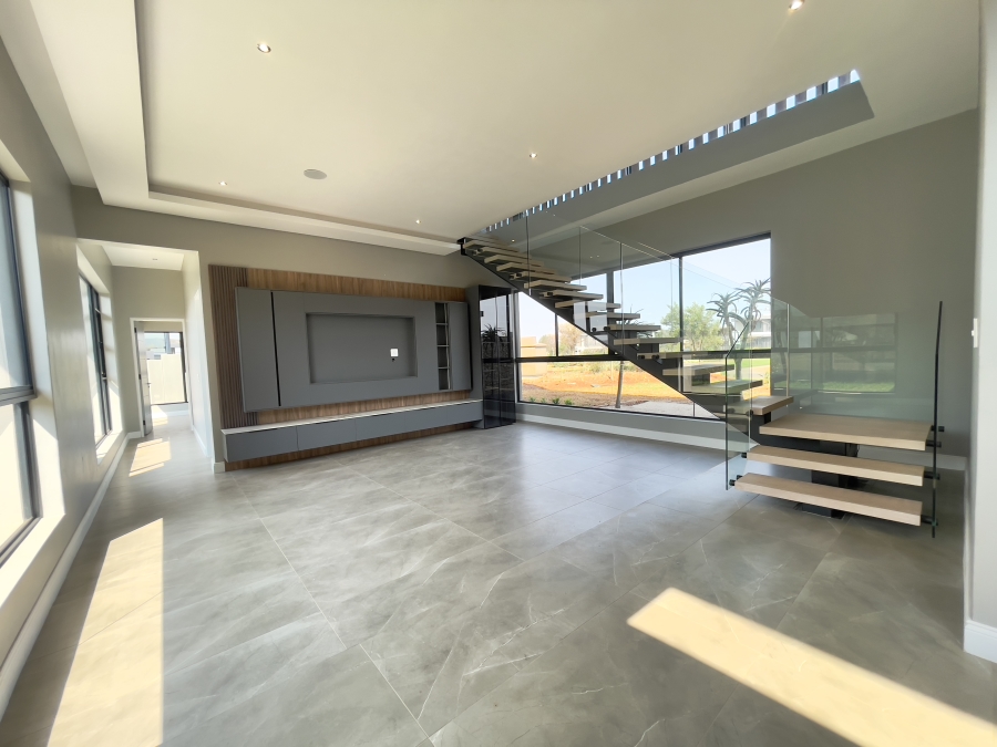 5 Bedroom Property for Sale in Serengeti Lifestyle Estate Gauteng
