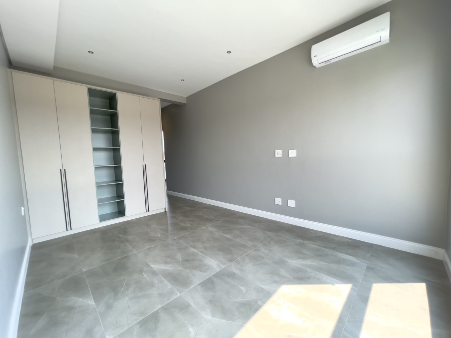 5 Bedroom Property for Sale in Serengeti Lifestyle Estate Gauteng