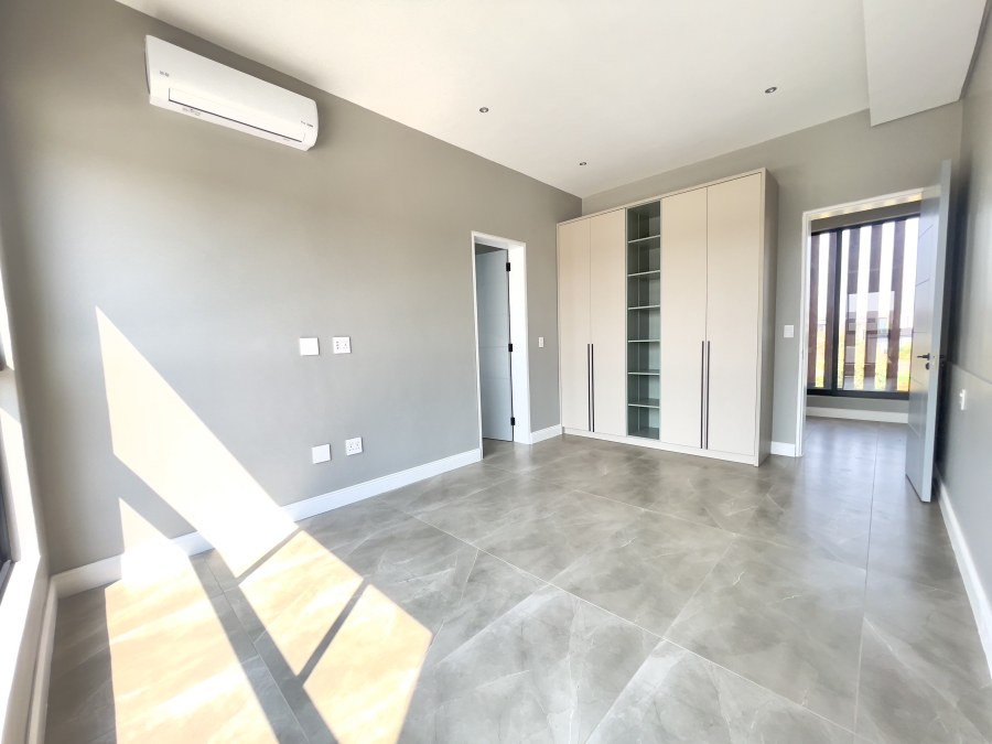 5 Bedroom Property for Sale in Serengeti Lifestyle Estate Gauteng