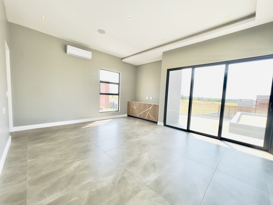 5 Bedroom Property for Sale in Serengeti Lifestyle Estate Gauteng
