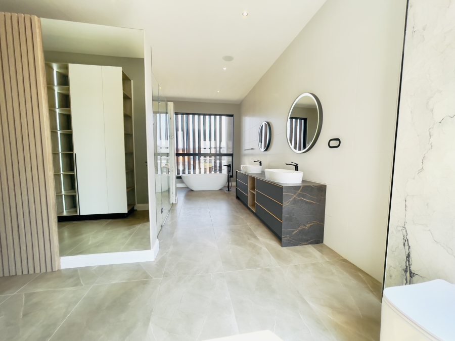5 Bedroom Property for Sale in Serengeti Lifestyle Estate Gauteng
