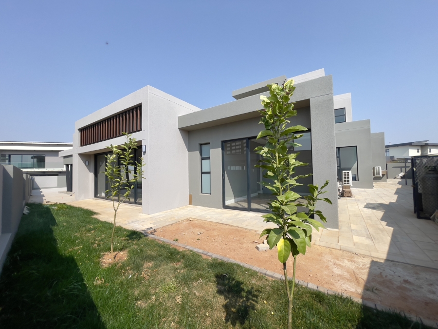 5 Bedroom Property for Sale in Serengeti Lifestyle Estate Gauteng