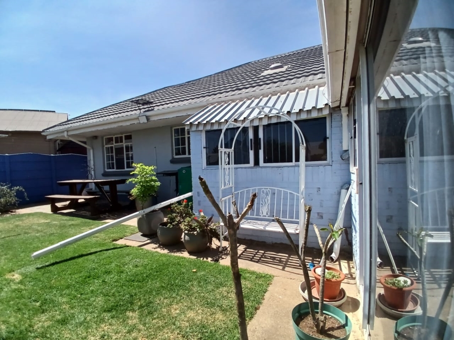 3 Bedroom Property for Sale in Discovery Gauteng