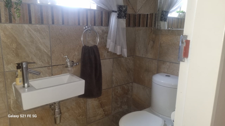 4 Bedroom Property for Sale in Riverspray Lifestyle Estate Gauteng