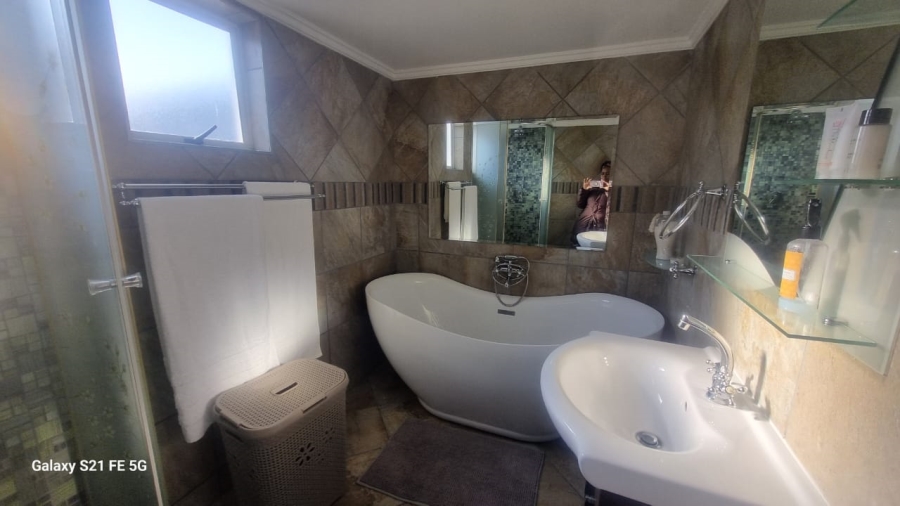 4 Bedroom Property for Sale in Riverspray Lifestyle Estate Gauteng