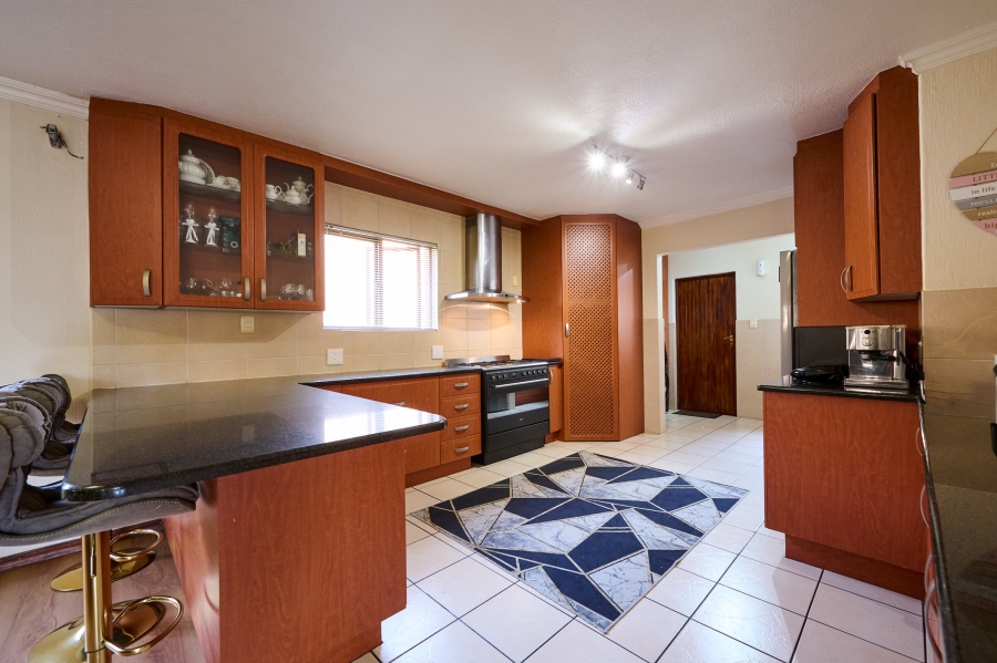 4 Bedroom Property for Sale in Erand Gardens Gauteng