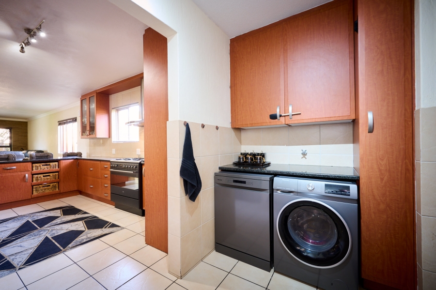 4 Bedroom Property for Sale in Erand Gardens Gauteng