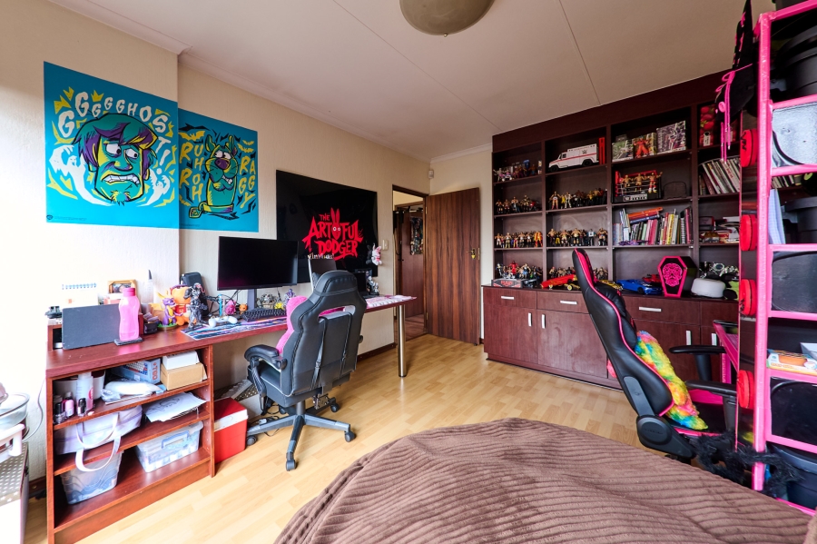 4 Bedroom Property for Sale in Erand Gardens Gauteng