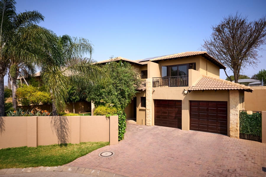 4 Bedroom Property for Sale in Erand Gardens Gauteng