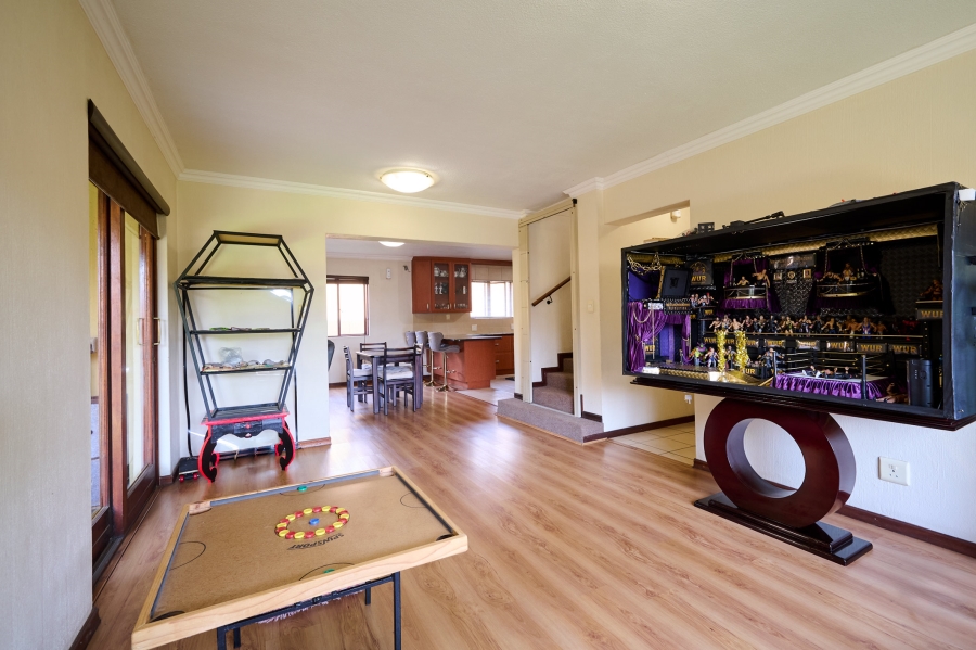 4 Bedroom Property for Sale in Erand Gardens Gauteng