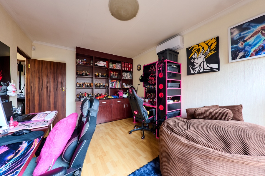 4 Bedroom Property for Sale in Erand Gardens Gauteng