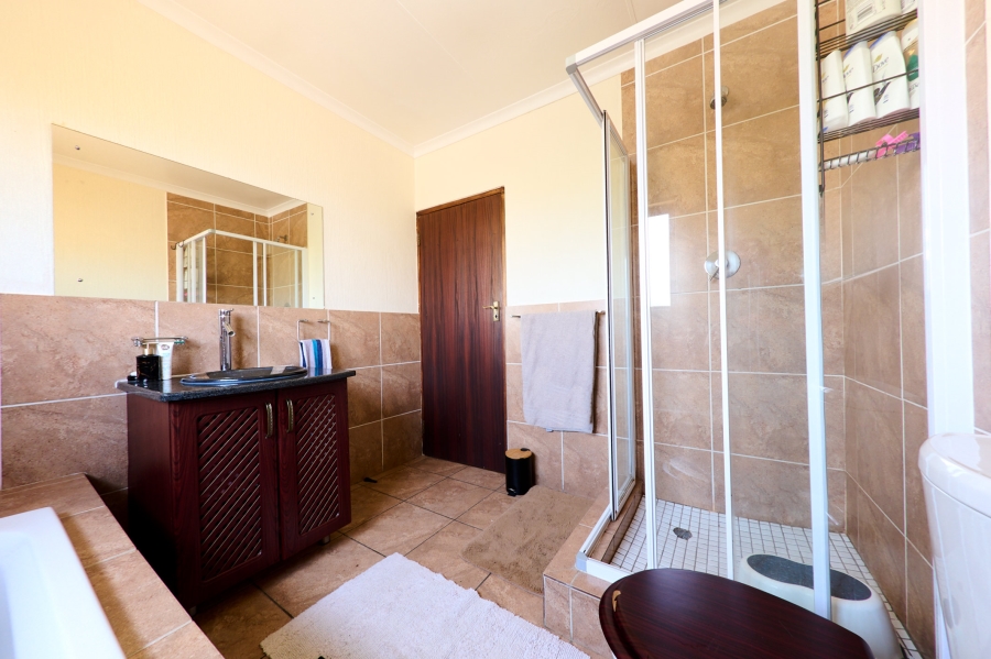4 Bedroom Property for Sale in Erand Gardens Gauteng