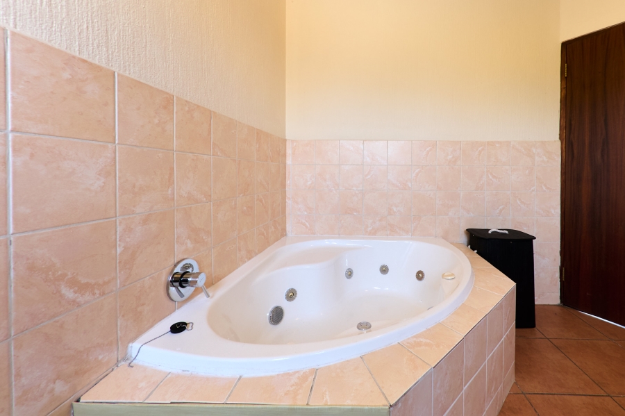 4 Bedroom Property for Sale in Erand Gardens Gauteng