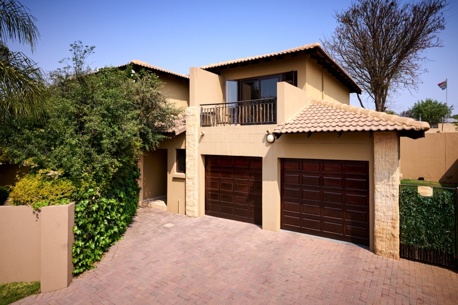 4 Bedroom Property for Sale in Erand Gardens Gauteng