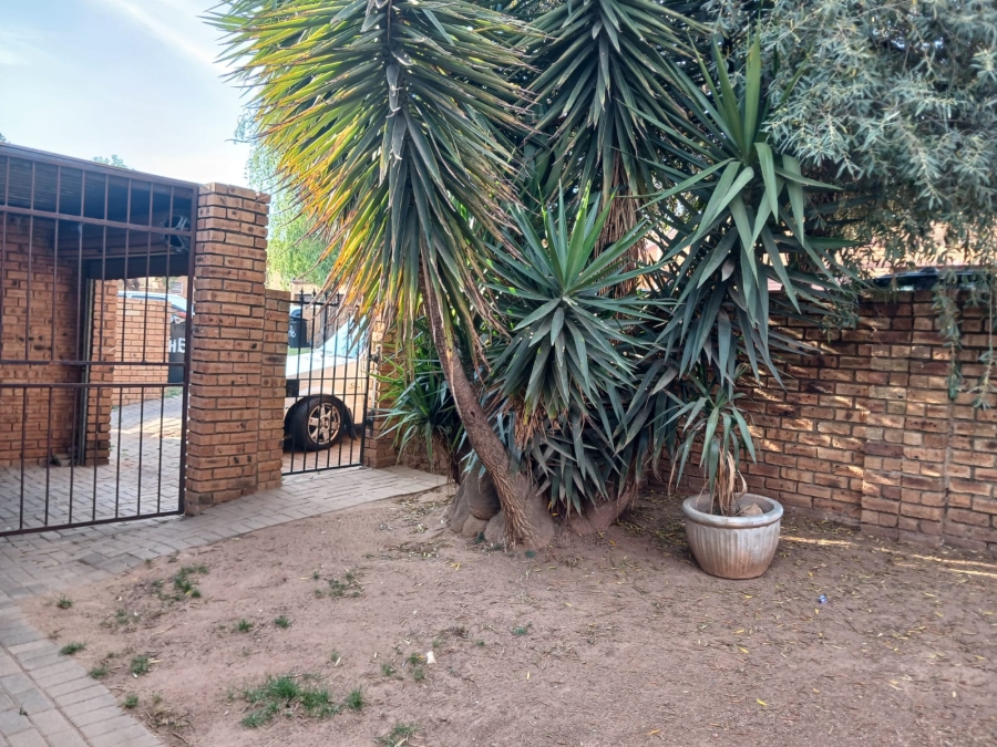 2 Bedroom Property for Sale in Honeypark Gauteng