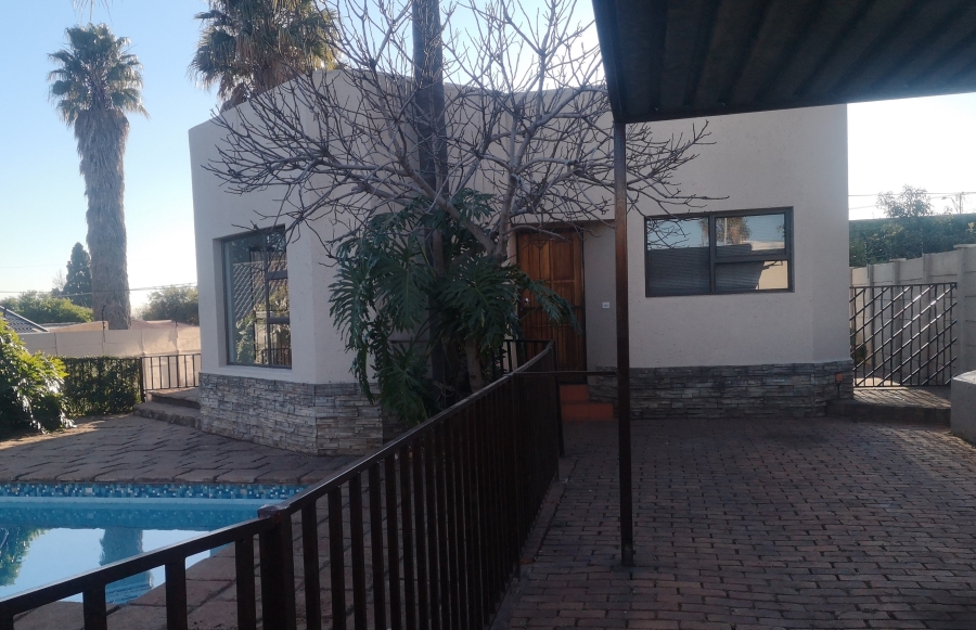 To Let 2 Bedroom Property for Rent in Albertville Gauteng