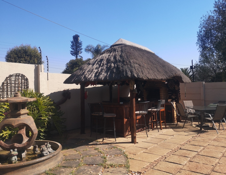 To Let 2 Bedroom Property for Rent in Albertville Gauteng