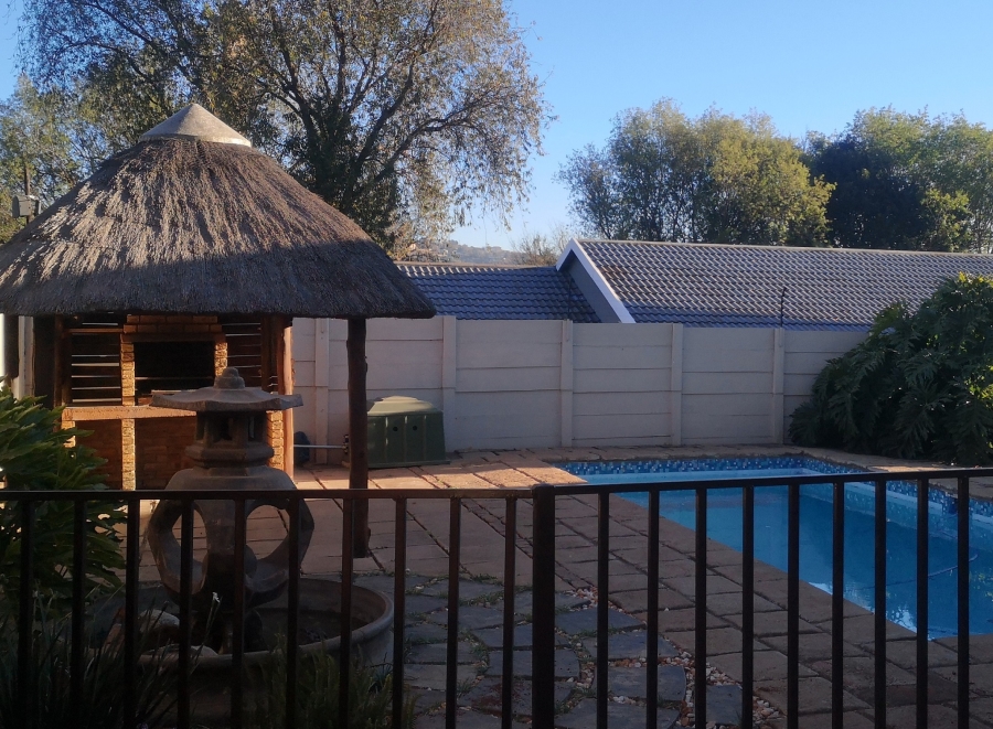 To Let 2 Bedroom Property for Rent in Albertville Gauteng