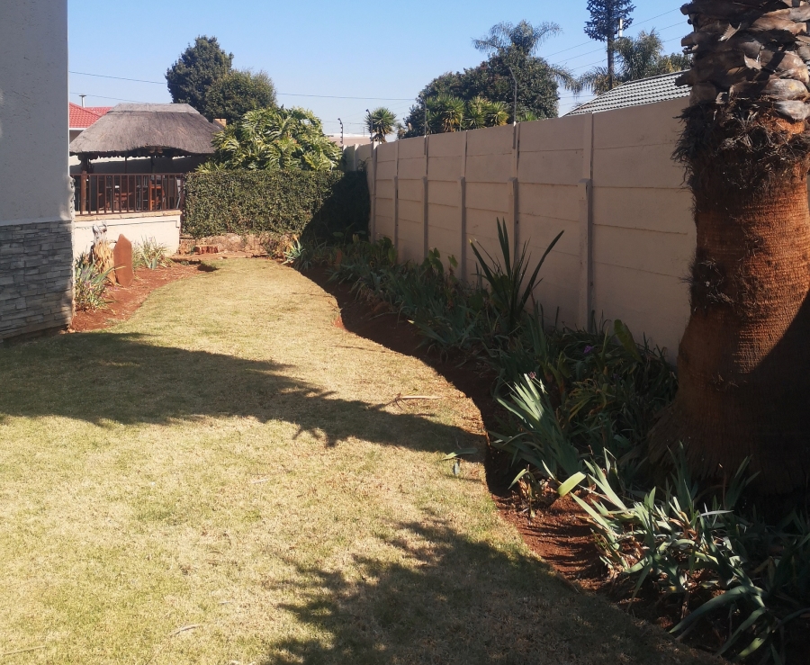 To Let 2 Bedroom Property for Rent in Albertville Gauteng