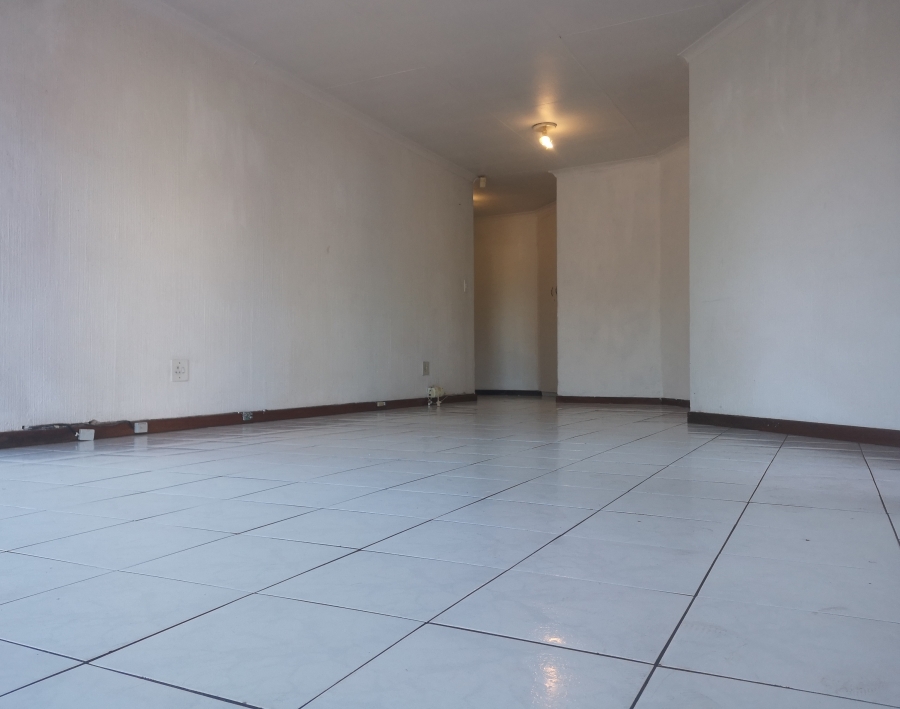 To Let 2 Bedroom Property for Rent in Albertville Gauteng