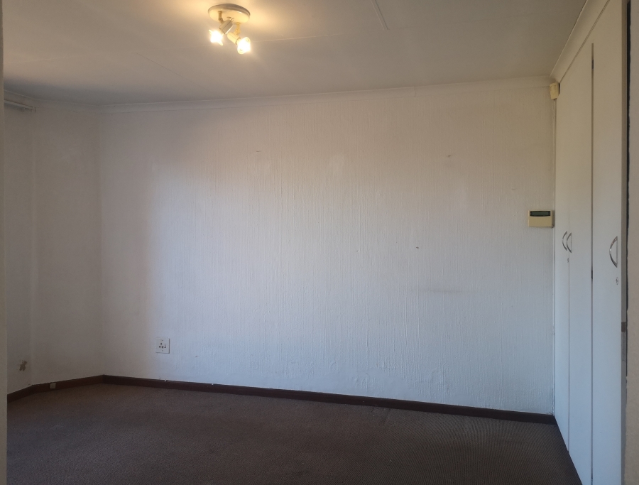 To Let 2 Bedroom Property for Rent in Albertville Gauteng