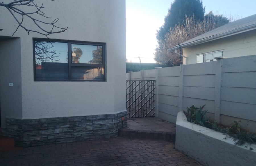 To Let 2 Bedroom Property for Rent in Albertville Gauteng