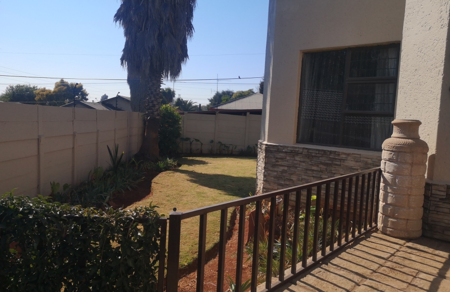 To Let 2 Bedroom Property for Rent in Albertville Gauteng