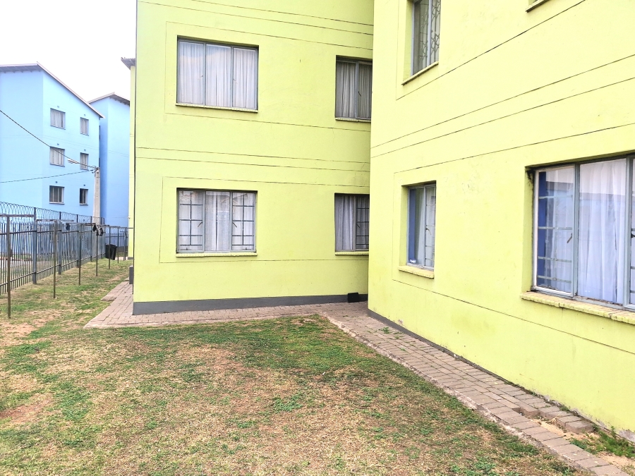 2 Bedroom Property for Sale in Fleurhof Gauteng