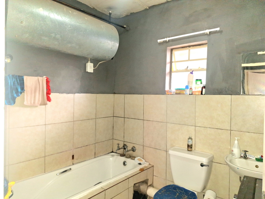 2 Bedroom Property for Sale in Fleurhof Gauteng
