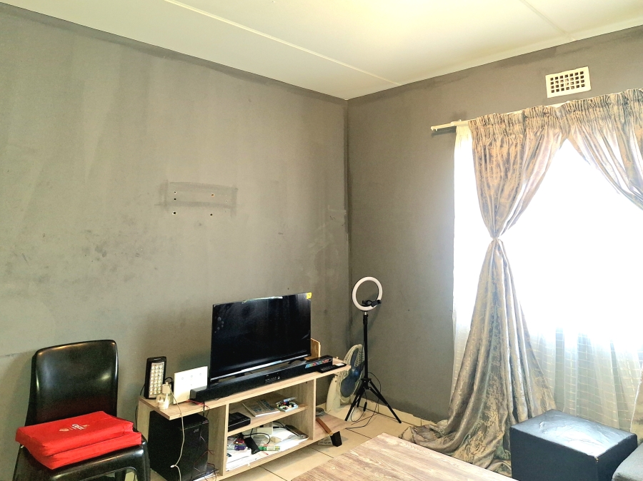 2 Bedroom Property for Sale in Fleurhof Gauteng