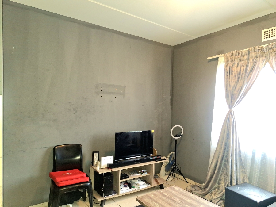 2 Bedroom Property for Sale in Fleurhof Gauteng